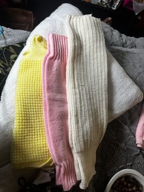 4 pcs Soft Knit: Includes 3 hand warmers - Pink, Yellow, Cream & 1 sweater pants